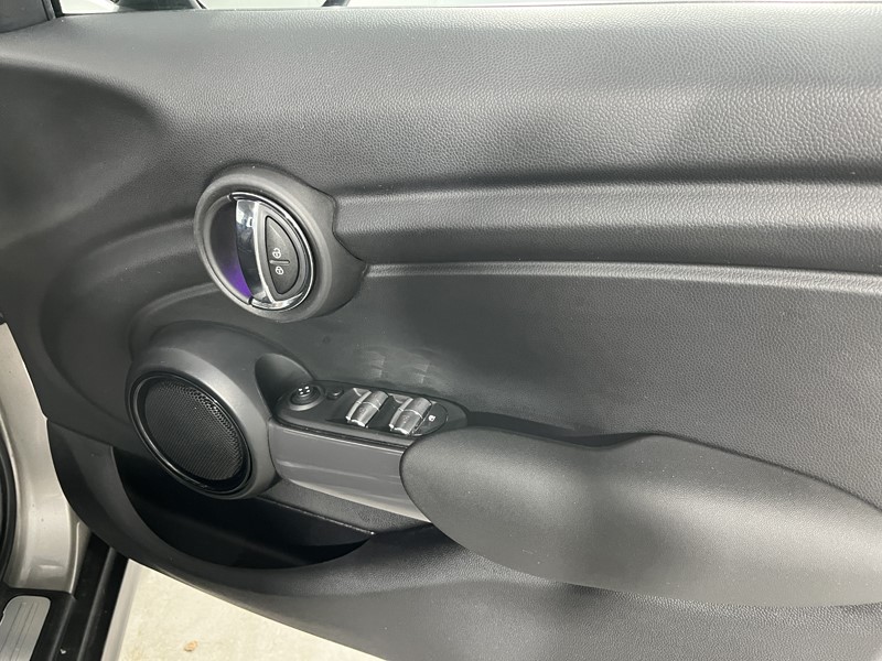 2020 (70) MINI HATCHBACK 1.5 Cooper Classic II 5dr 5898291
