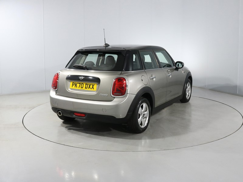 2020 (70) MINI HATCHBACK 1.5 Cooper Classic II 5dr 5898311
