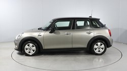 2020 (70) MINI HATCHBACK 1.5 Cooper Classic II 5dr 5898312