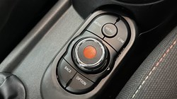 2020 (70) MINI HATCHBACK 1.5 Cooper Classic II 5dr 5898303