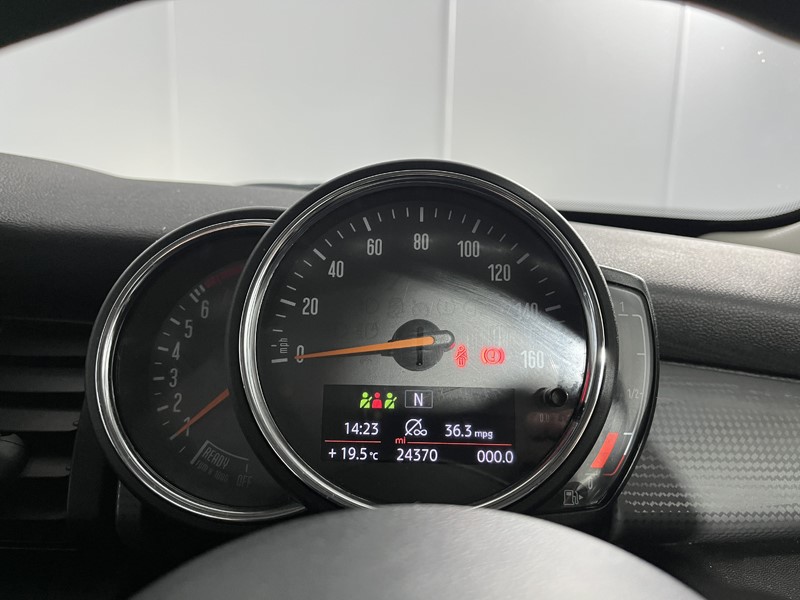 2020 (70) MINI HATCHBACK 1.5 Cooper Classic II 5dr 5898282