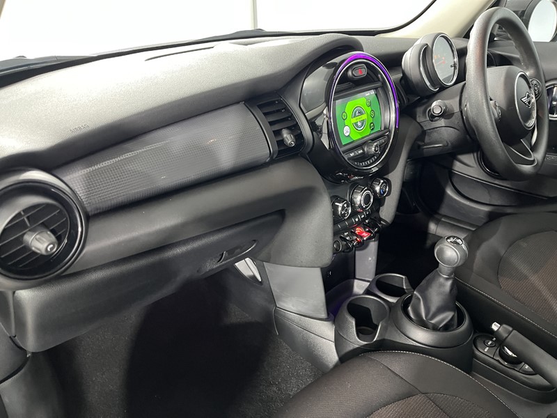 2020 (70) MINI HATCHBACK 1.5 Cooper Classic II 5dr 5898280