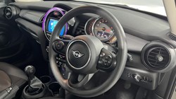2020 (70) MINI HATCHBACK 1.5 Cooper Classic II 5dr 5898279
