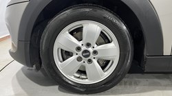 2020 (70) MINI HATCHBACK 1.5 Cooper Classic II 5dr 5898287