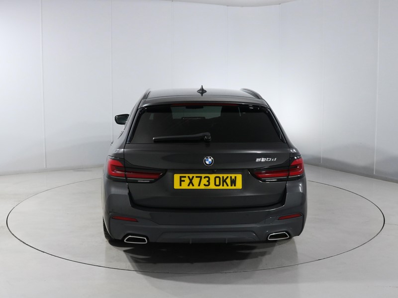 2023 (73) BMW 5 SERIES 520d MHT M Sport 5dr Step Auto 5902900