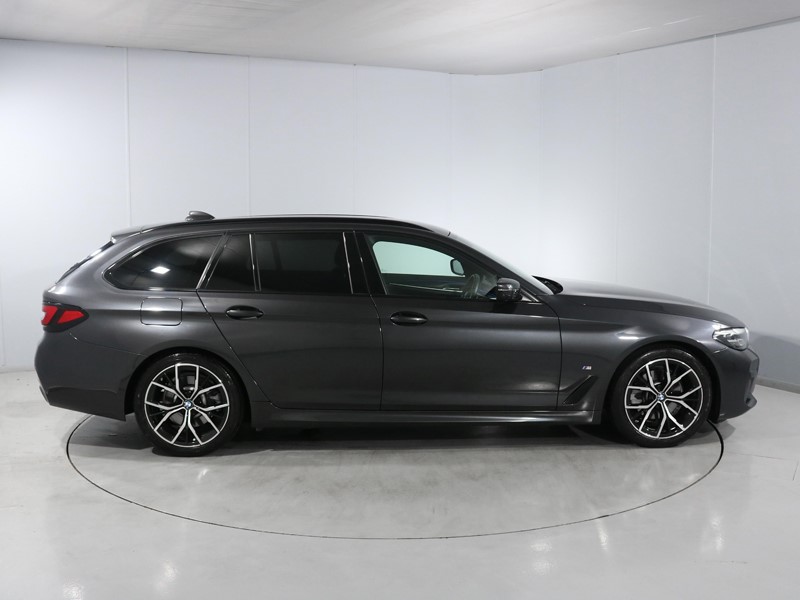 2023 (73) BMW 5 SERIES 520d MHT M Sport 5dr Step Auto 5902888
