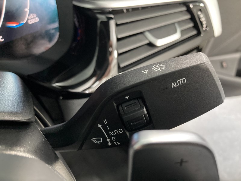 2022 (22) BMW 5 SERIES 520i MHT M Sport 4dr Step Auto 5923296