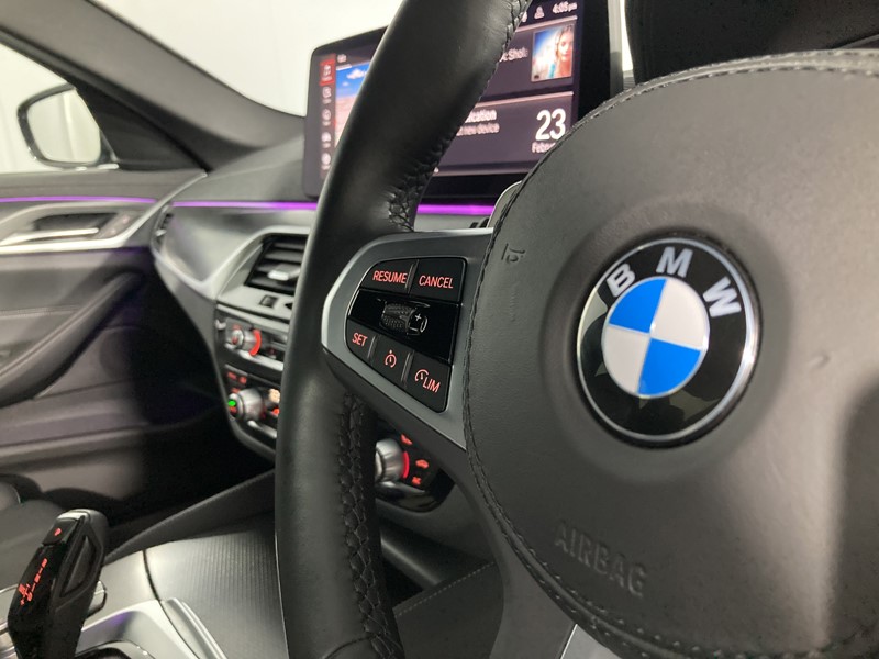 2022 (22) BMW 5 SERIES 520i MHT M Sport 4dr Step Auto 5923292