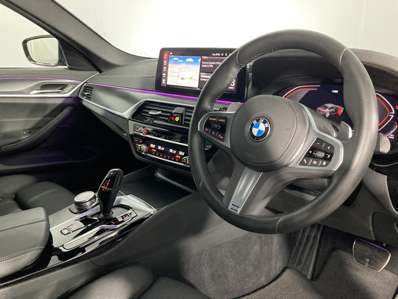 2022 (22) BMW 5 SERIES 520i MHT M Sport 4dr Step Auto 5923276