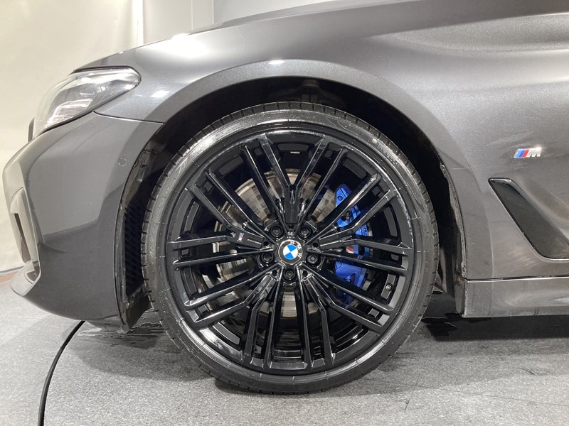 2022 (22) BMW 5 SERIES 520i MHT M Sport 4dr Step Auto 5923284