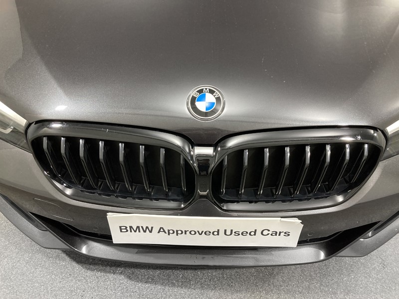 2022 (22) BMW 5 SERIES 520i MHT M Sport 4dr Step Auto 5923316