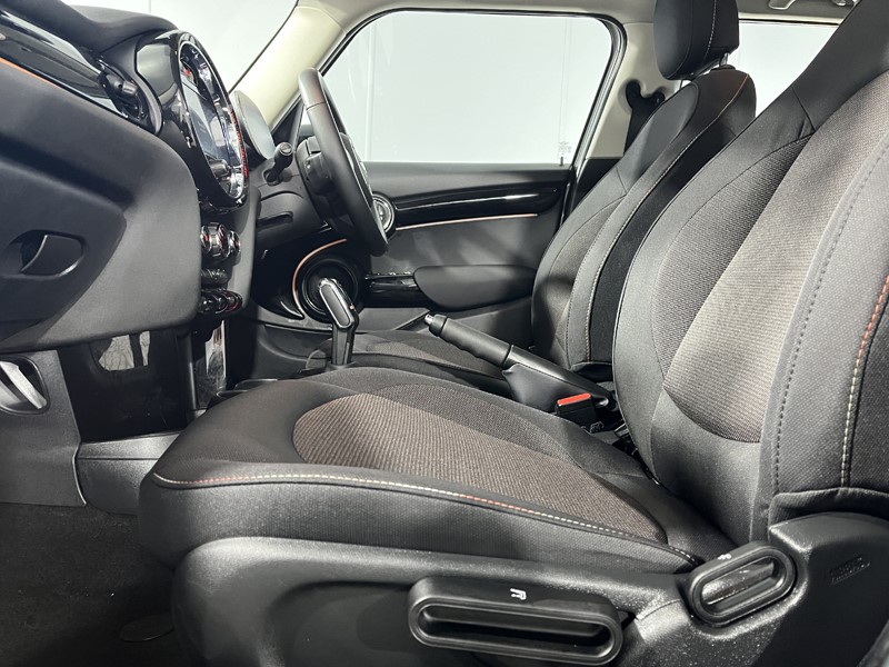 2023 (73) MINI HATCHBACK 1.5 Cooper Classic Premium 5dr Auto 5932190