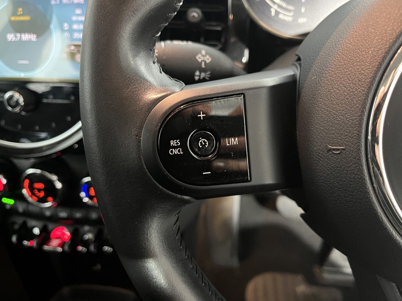 2023 (73) MINI HATCHBACK 1.5 Cooper Classic Premium 5dr Auto 5932177