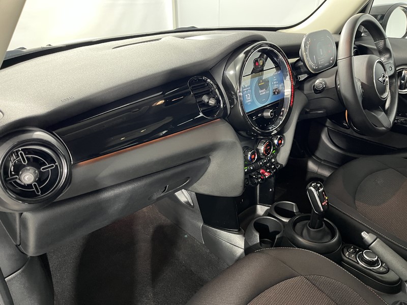 2023 (73) MINI HATCHBACK 1.5 Cooper Classic Premium 5dr Auto 5932162