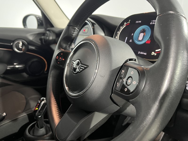2023 (73) MINI HATCHBACK 1.5 Cooper Classic Premium 5dr Auto 5932176