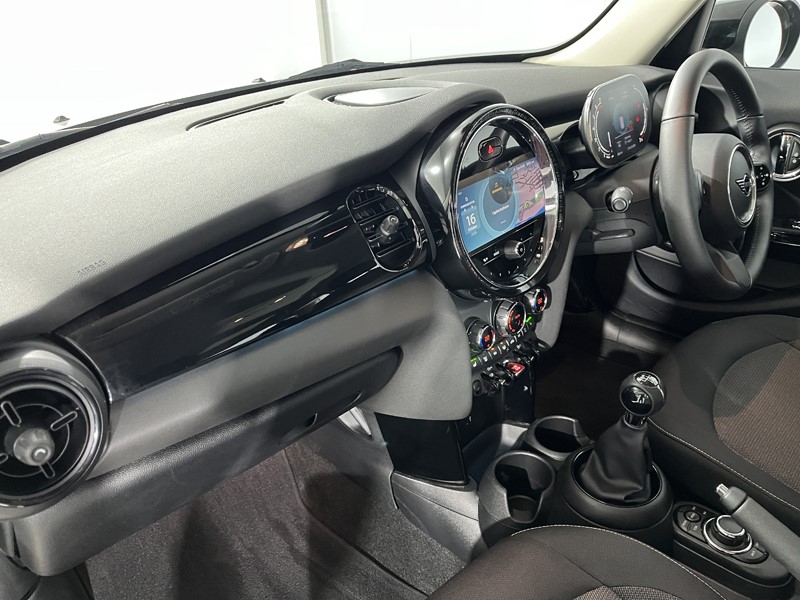 2021 (71) MINI HATCHBACK 1.5 Cooper Classic 5dr 5952351
