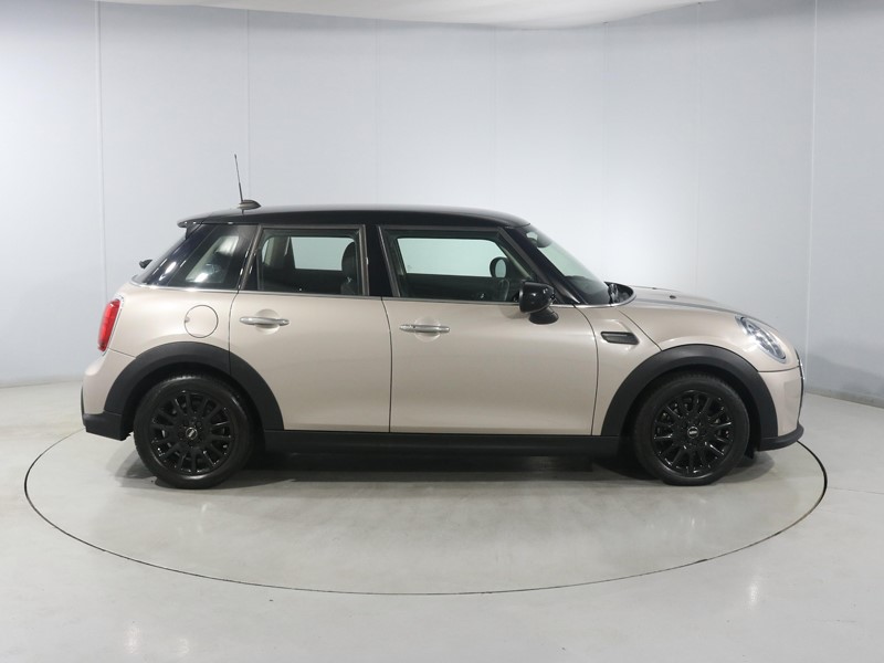 2021 (71) MINI HATCHBACK 1.5 Cooper Classic 5dr 5952347