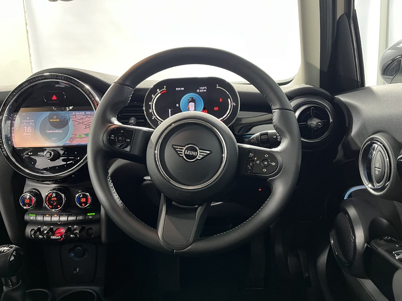 2021 (71) MINI HATCHBACK 1.5 Cooper Classic 5dr 5952349