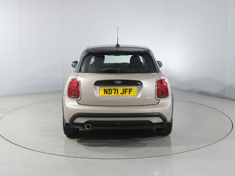 2021 (71) MINI HATCHBACK 1.5 Cooper Classic 5dr 5952359
