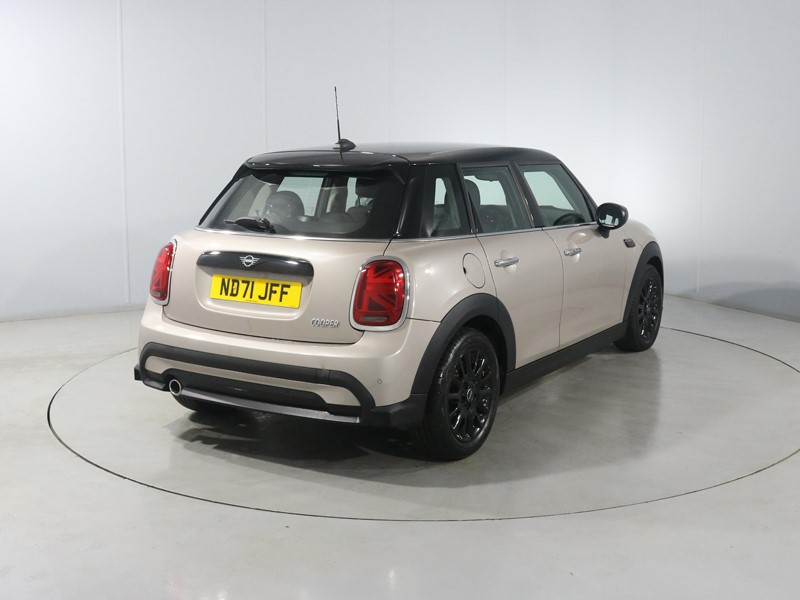 2021 (71) MINI HATCHBACK 1.5 Cooper Classic 5dr 5952385