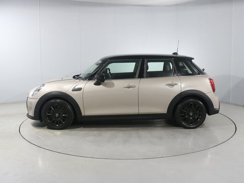 2021 (71) MINI HATCHBACK 1.5 Cooper Classic 5dr 5952386
