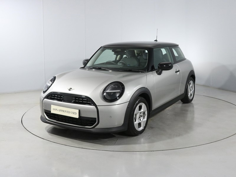 2024 (24) MINI COOPER 1.5 C Classic 3dr Auto 5942188