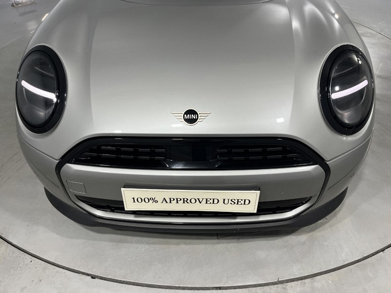 2024 (24) MINI COOPER 1.5 C Classic 3dr Auto 5942185