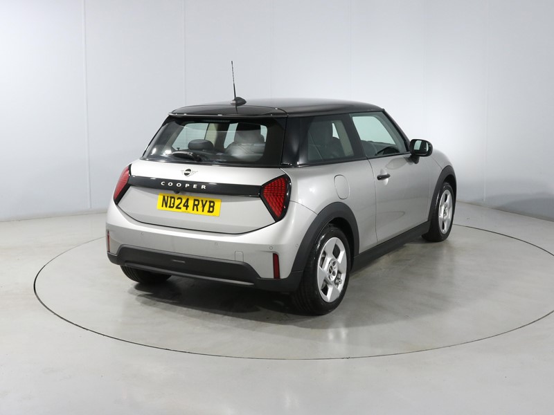 2024 (24) MINI COOPER 1.5 C Classic 3dr Auto 5942189