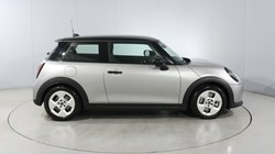 2024 (24) MINI COOPER 1.5 C Classic 3dr Auto 5942154