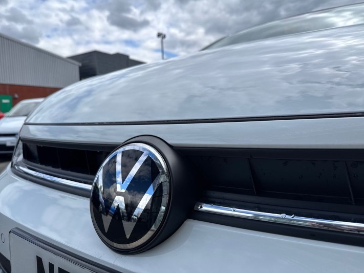  VOLKSWAGEN POLO 1.0 TSI Match 5dr 5311401