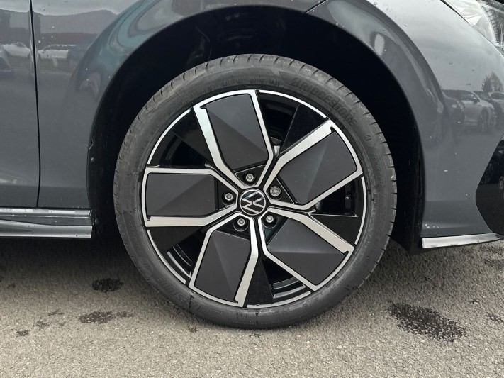  VOLKSWAGEN GOLF 1.5 TSI 150 Black Edition 5dr 5340215