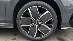 VOLKSWAGEN GOLF 1.5 TSI 150 Black Edition 5dr 5340215