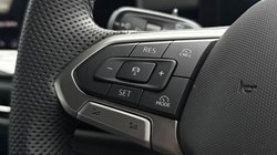 VOLKSWAGEN T-ROC 1.5 eTSI 150 R-Line 5dr DSG 5580817
