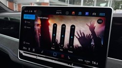 VOLKSWAGEN PASSAT 1.5 eTSI R-Line 5dr DSG 5578348