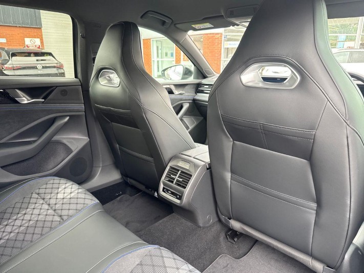  VOLKSWAGEN PASSAT 1.5 eTSI R-Line 5dr DSG 5578337
