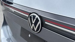 VOLKSWAGEN PASSAT 1.5 eTSI R-Line 5dr DSG 5578325