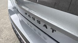 VOLKSWAGEN PASSAT 1.5 eTSI R-Line 5dr DSG 5578291