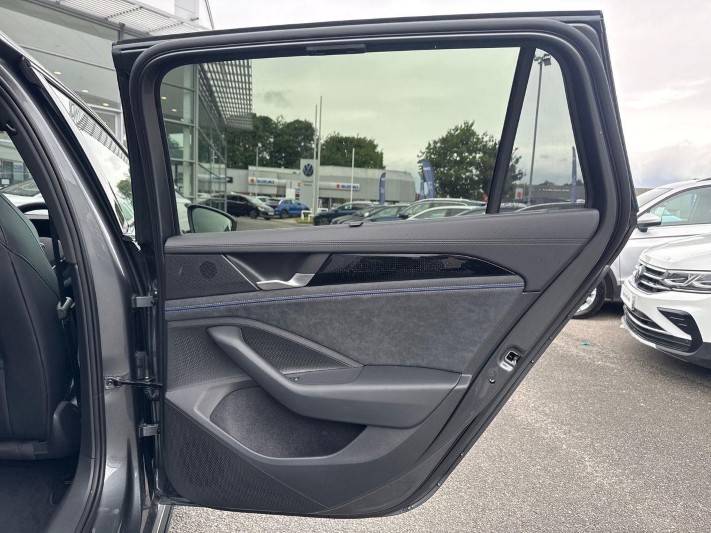  VOLKSWAGEN PASSAT 1.5 eTSI R-Line 5dr DSG 5578341