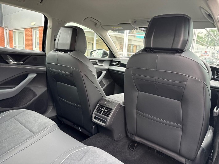  VOLKSWAGEN PASSAT 1.5 eTSI Life 5dr DSG 5844384