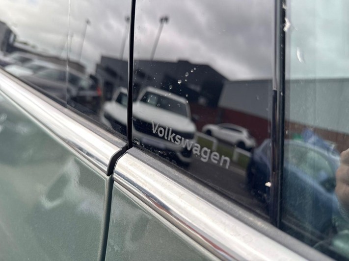  VOLKSWAGEN TIGUAN 2.0 TDI R-Line 5dr DSG 5589810