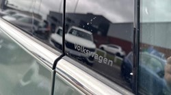 VOLKSWAGEN TIGUAN 2.0 TDI R-Line 5dr DSG 5589810