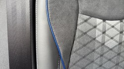 VOLKSWAGEN TIGUAN 2.0 TDI R-Line 5dr DSG 5589813