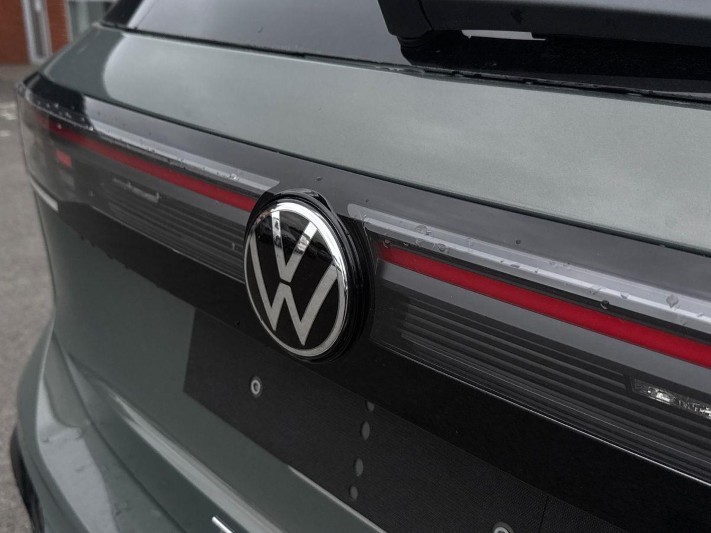  VOLKSWAGEN TIGUAN 2.0 TDI R-Line 5dr DSG 5589804