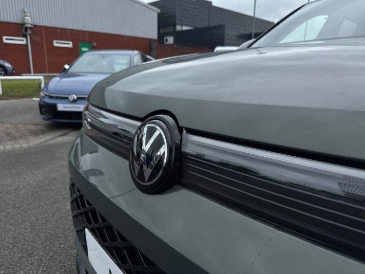  VOLKSWAGEN TIGUAN 2.0 TDI R-Line 5dr DSG 5589800
