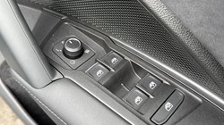 VOLKSWAGEN TIGUAN 2.0 TDI R-Line 5dr DSG 5589773