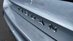VOLKSWAGEN TIGUAN 2.0 TDI R-Line 5dr DSG 5573130