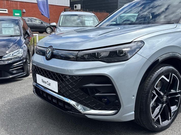  VOLKSWAGEN TIGUAN 2.0 TDI R-Line 5dr DSG 5573161