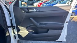 VOLKSWAGEN POLO 1.0 Life 5dr 5950856
