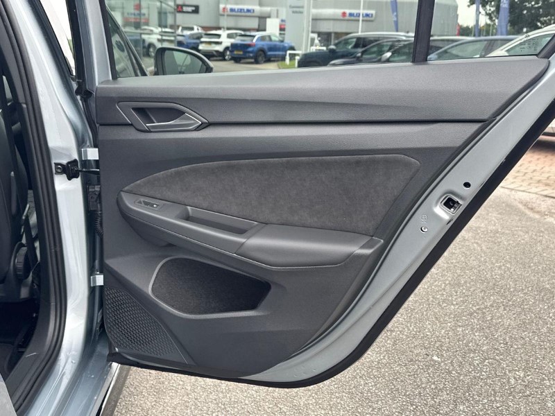  VOLKSWAGEN GOLF 1.5 TSI 150 R-Line 5dr 5590481