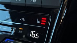 VOLKSWAGEN T-ROC 1.5 TSI R-Line 2dr DSG 5891986